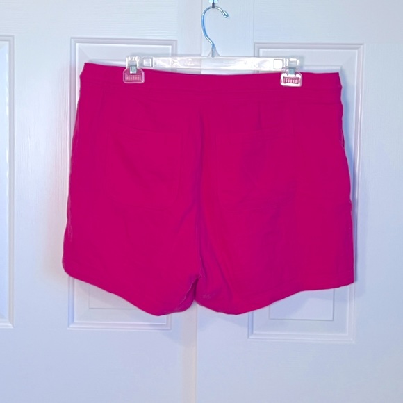 Old Navy High Waisted Cotton Shorts, Fuchsia Pink, size XL, light weight - Picture 2 of 4